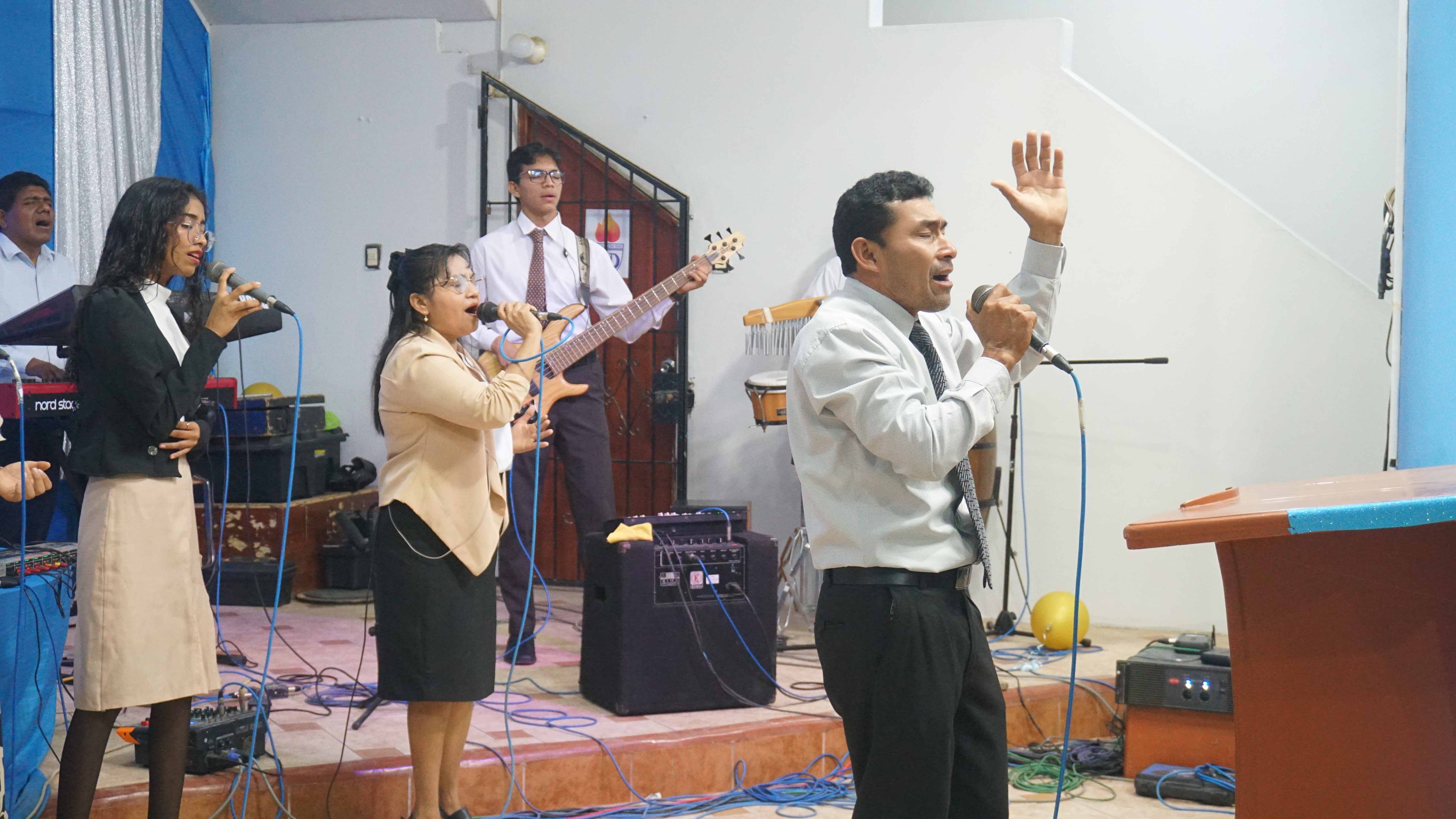 Músicos en escenario